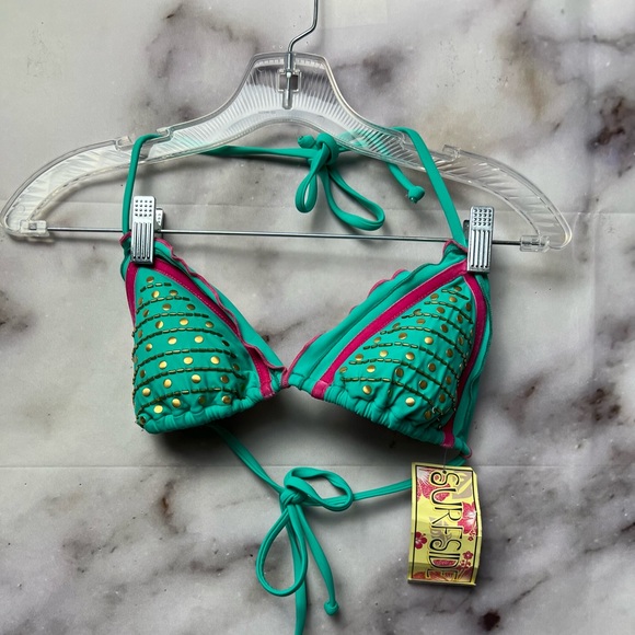 Surf side woman’s Bikini top - Picture 3 of 16